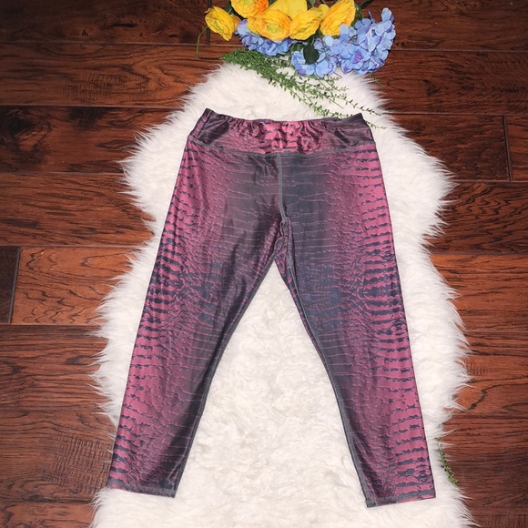 Evolution and Creation Women’s Active Capri M - Picture 3 of 10